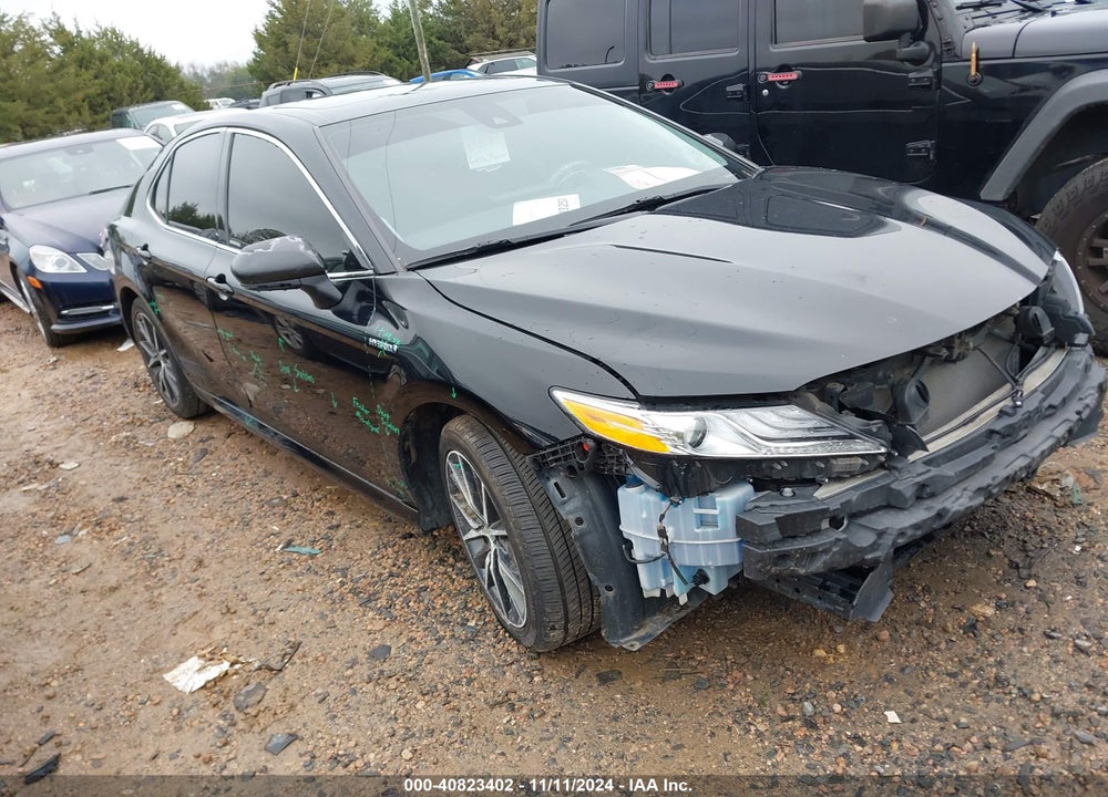 2021 TOYOTA CAMRY XLE VIN: 4T1F31AK5MU557536