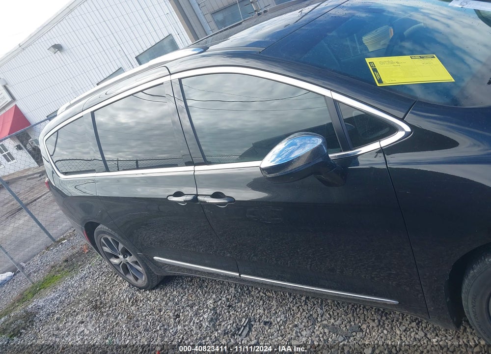 2017 CHRYSLER PACIFICA LIMITED VIN: 2C4RC1GG2HR748676