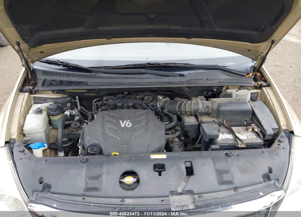 2011 KIA SEDONA LX VIN: KNDMG4C7XB6405053