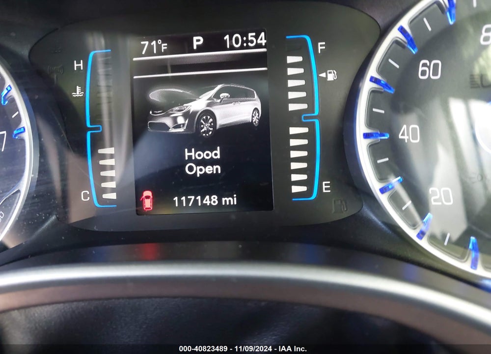 2017 CHRYSLER PACIFICA TOURING L VIN: 2C4RC1BGXHR809733