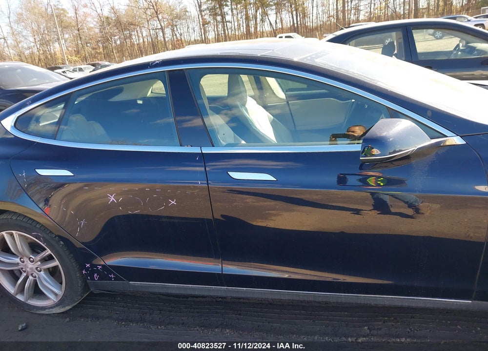2014 TESLA MODEL S VIN: 5YJSA1H11EFP40531