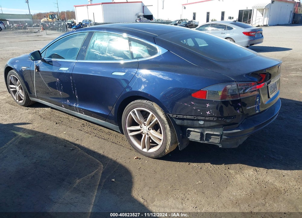 2014 TESLA MODEL S VIN: 5YJSA1H11EFP40531