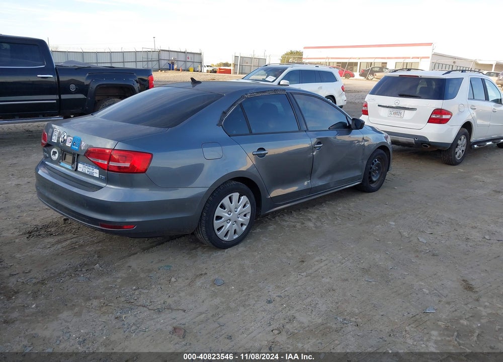 2015 VOLKSWAGEN JETTA 2.0L TDI S VIN: 3VWLA7AJ1FM323793