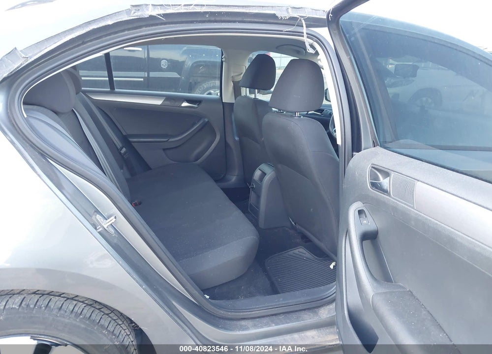 2015 VOLKSWAGEN JETTA 2.0L TDI S VIN: 3VWLA7AJ1FM323793