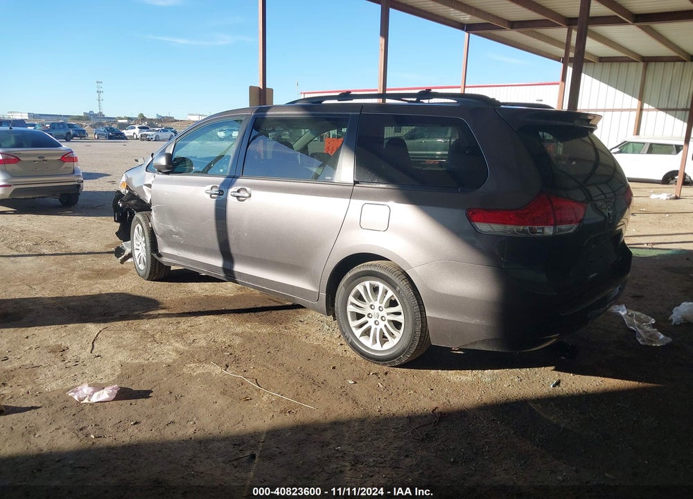 2012 TOYOTA SIENNA XLE V6 8 PASSENGER VIN: 5TDYK3DC4CS196836