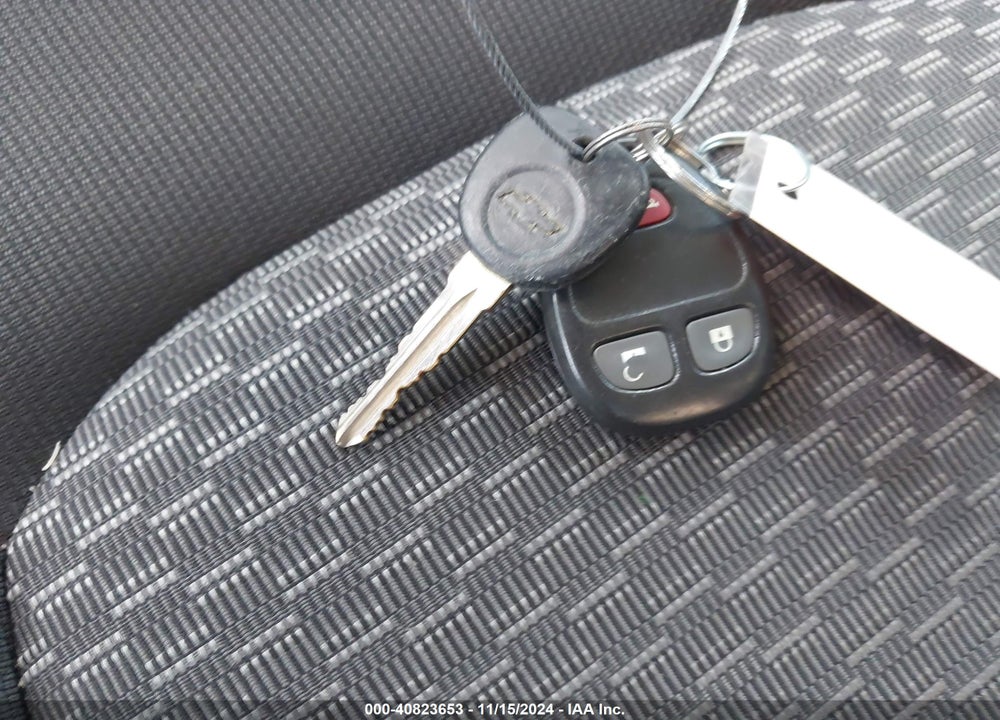 2010 CHEVROLET HHR LS VIN: 3GNBAADBXAS513636
