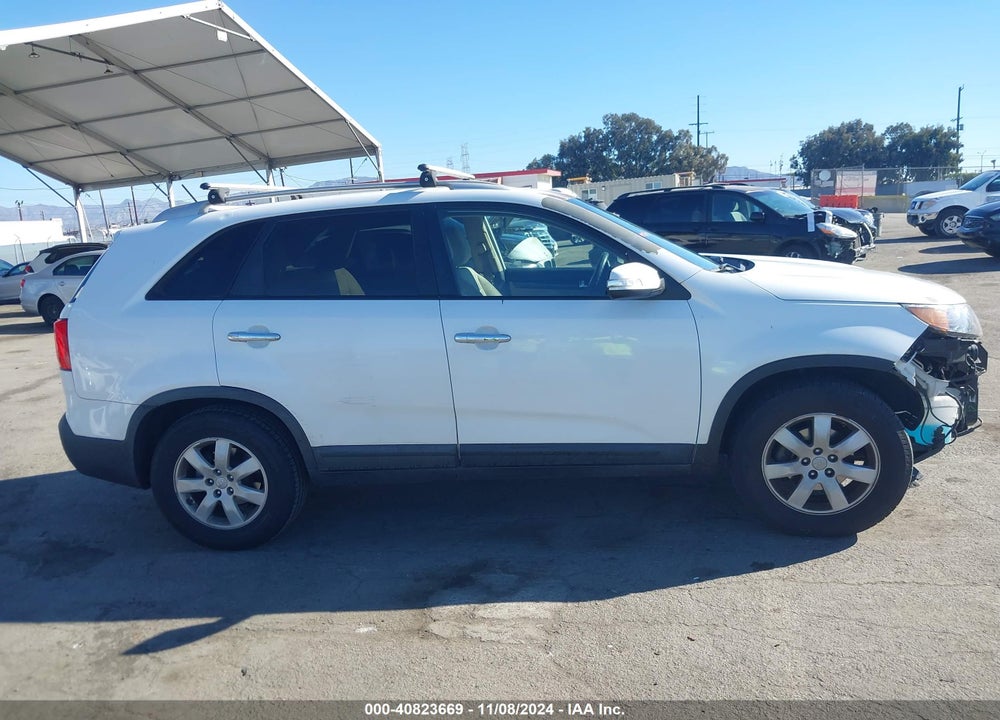 2013 KIA SORENTO LX V6 VIN: 5XYKT4A28DG349687