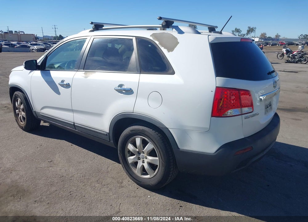 2013 KIA SORENTO LX V6 VIN: 5XYKT4A28DG349687