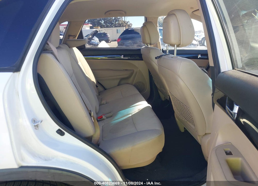 2013 KIA SORENTO LX V6 VIN: 5XYKT4A28DG349687