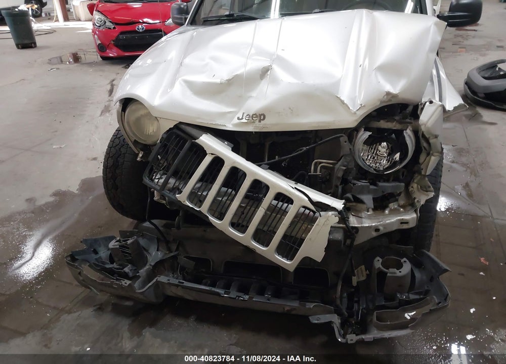 2003 JEEP LIBERTY SPORT VIN: 1J4GL48K73W643329