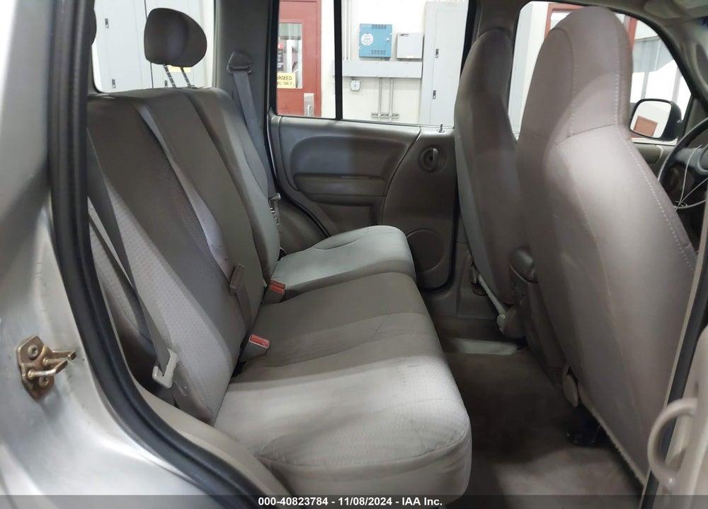2003 JEEP LIBERTY SPORT VIN: 1J4GL48K73W643329
