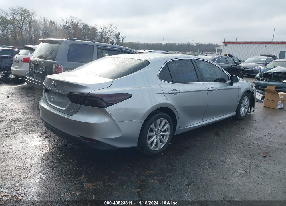 2018 TOYOTA CAMRY LE VIN: 4T1B11HK8JU045372