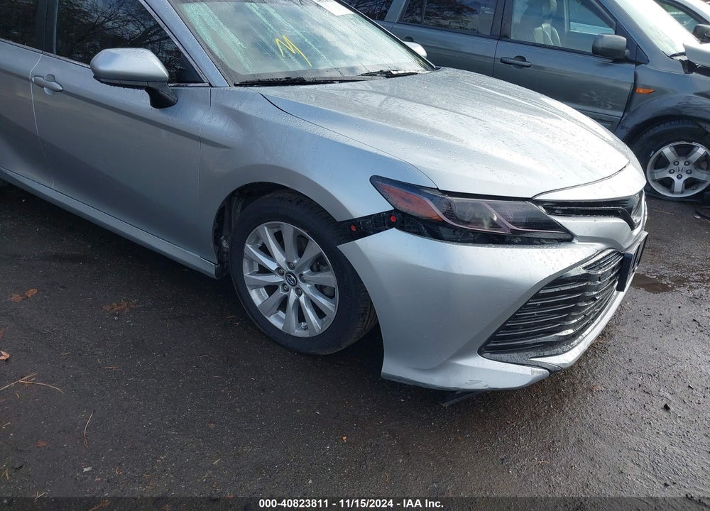 2018 TOYOTA CAMRY LE VIN: 4T1B11HK8JU045372
