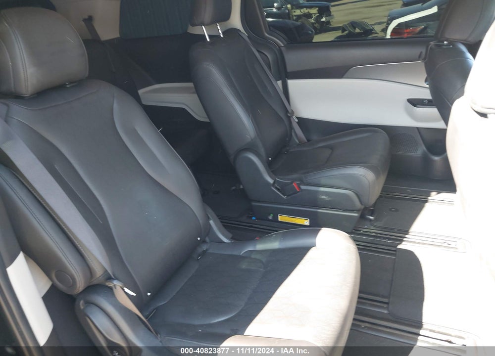 2022 KIA CARNIVAL MPV LX SEAT PACKAGE VIN: KNDNB4H32N6089239