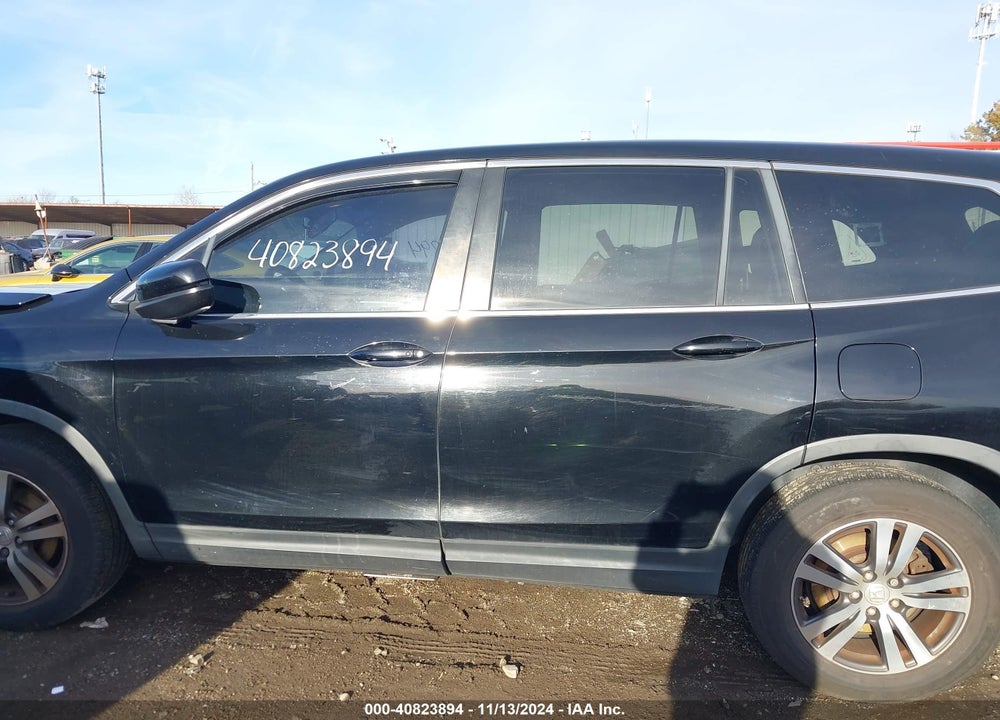 2017 HONDA PILOT EX-L VIN: 5FNYF6H63HB026828
