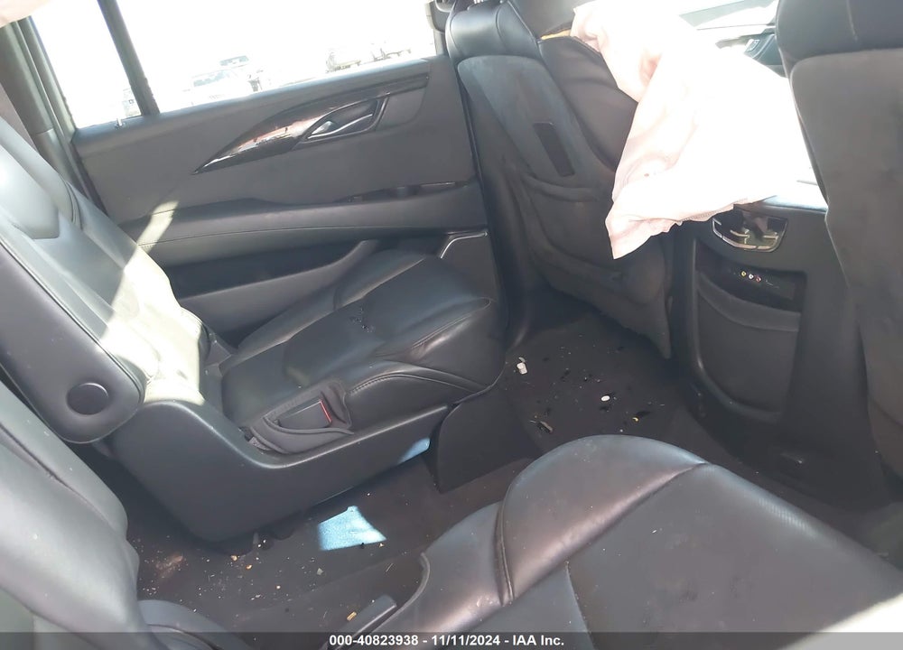 2016 CADILLAC ESCALADE VIN: 1GYS4KKJ7GR418540