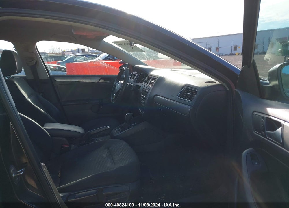 2015 VOLKSWAGEN JETTA 1.8T SE VIN: 3VWD17AJ4FM356145