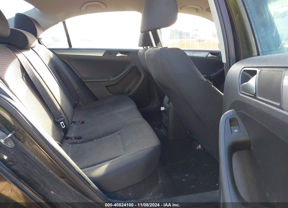 2015 VOLKSWAGEN JETTA 1.8T SE VIN: 3VWD17AJ4FM356145