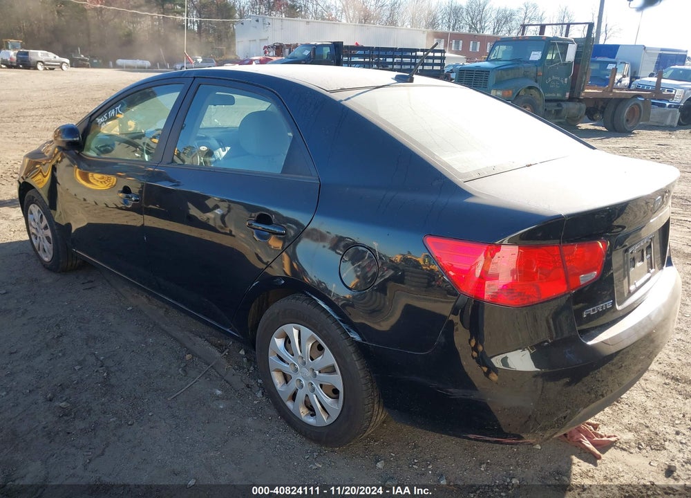 2013 KIA FORTE EX VIN: KNAFU4A21D5692748