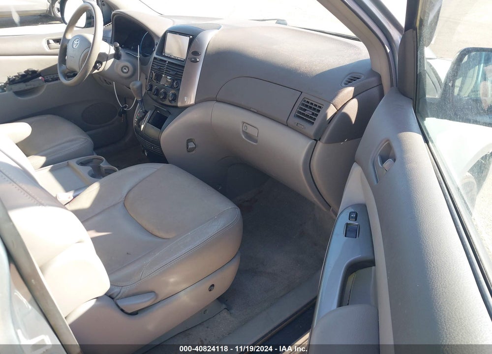 2010 TOYOTA SIENNA LE VIN: 5TDKK4CC8AS308712