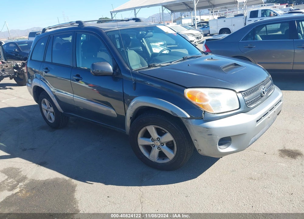 2005 TOYOTA RAV4 VIN: JTEGD20V550068548