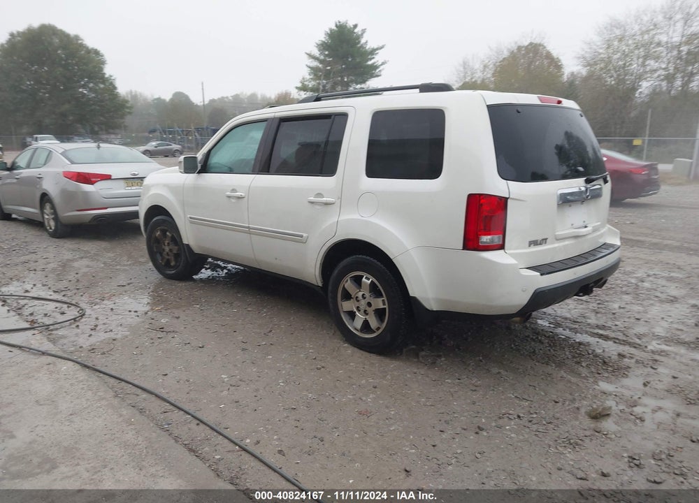 2011 HONDA PILOT TOURING VIN: 5FNYF3H91BB021014