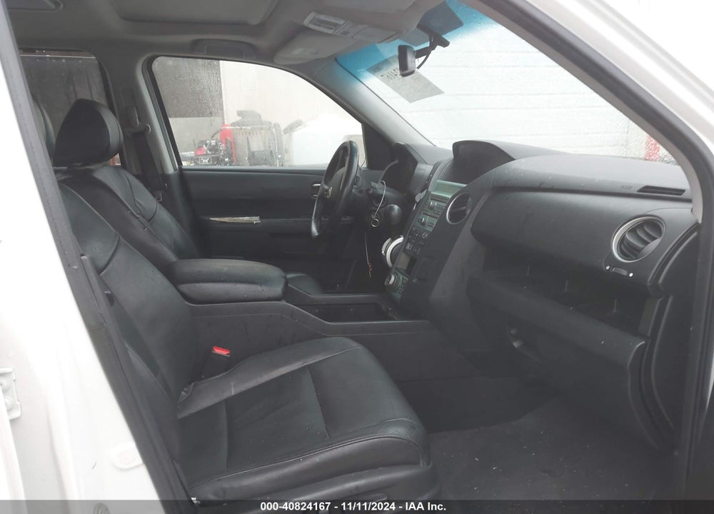 2011 HONDA PILOT TOURING VIN: 5FNYF3H91BB021014