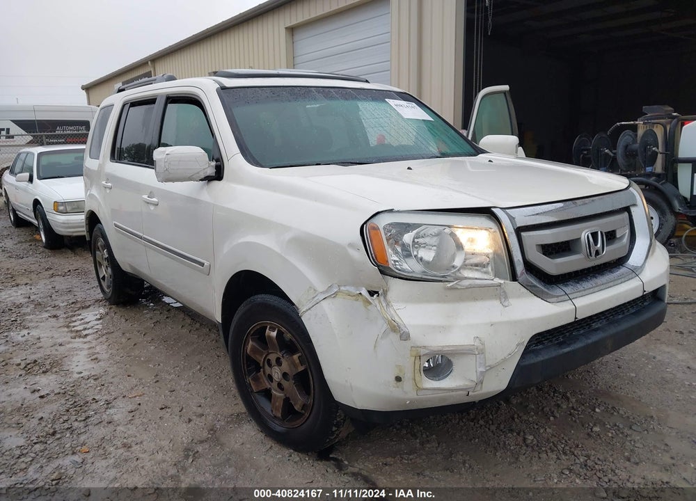 2011 HONDA PILOT TOURING VIN: 5FNYF3H91BB021014
