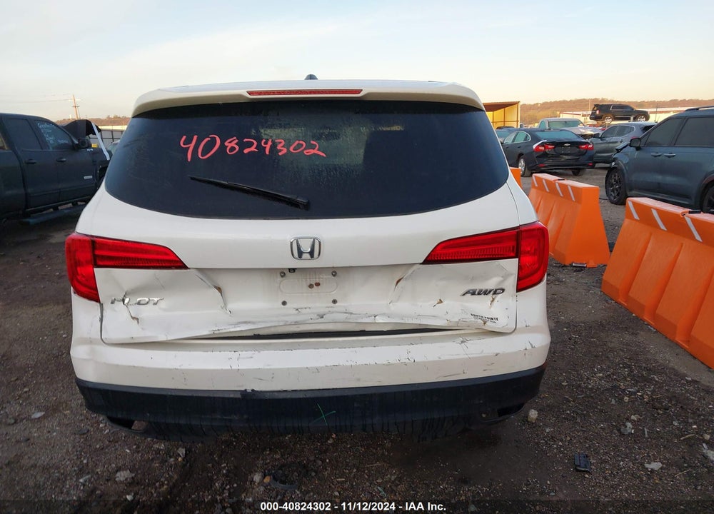2017 HONDA PILOT EX-L VIN: 5FNYF6H85HB054258
