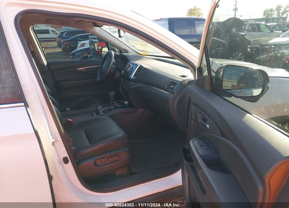 2017 HONDA PILOT EX-L VIN: 5FNYF6H85HB054258