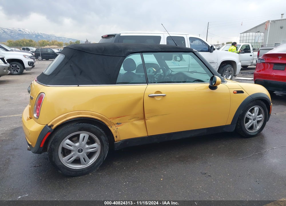 2008 MINI COOPER VIN: WMWRF33518TG18601