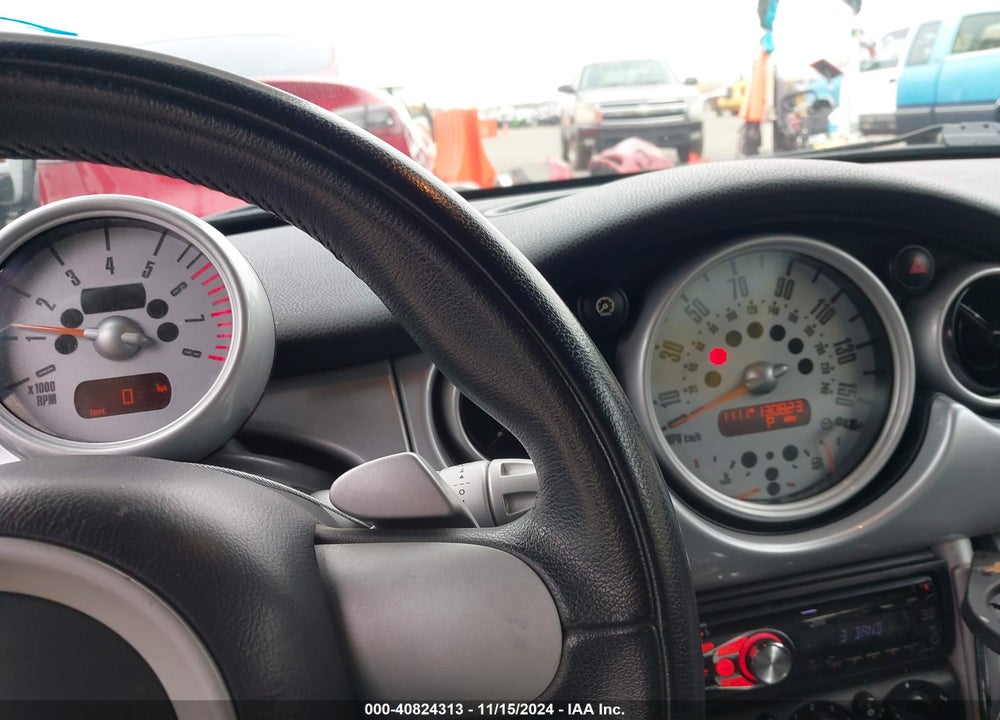 2008 MINI COOPER VIN: WMWRF33518TG18601