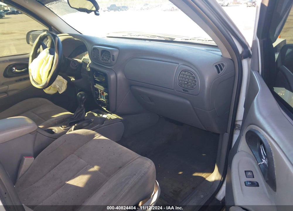 2005 CHEVROLET TRAILBLAZER LS VIN: 1GNDT13S252267090