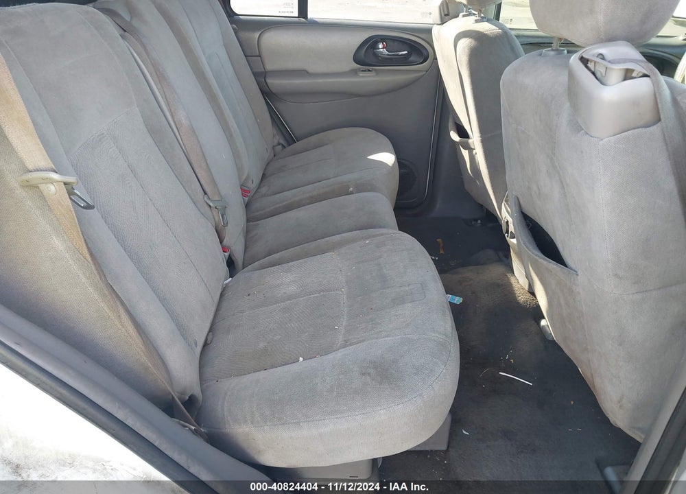 2005 CHEVROLET TRAILBLAZER LS VIN: 1GNDT13S252267090