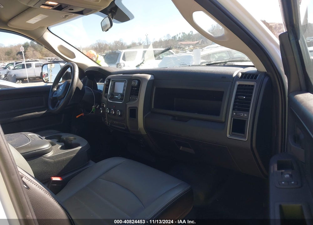 2022 RAM 1500 CLASSIC VIN: 1C6RR7FT5NS200138