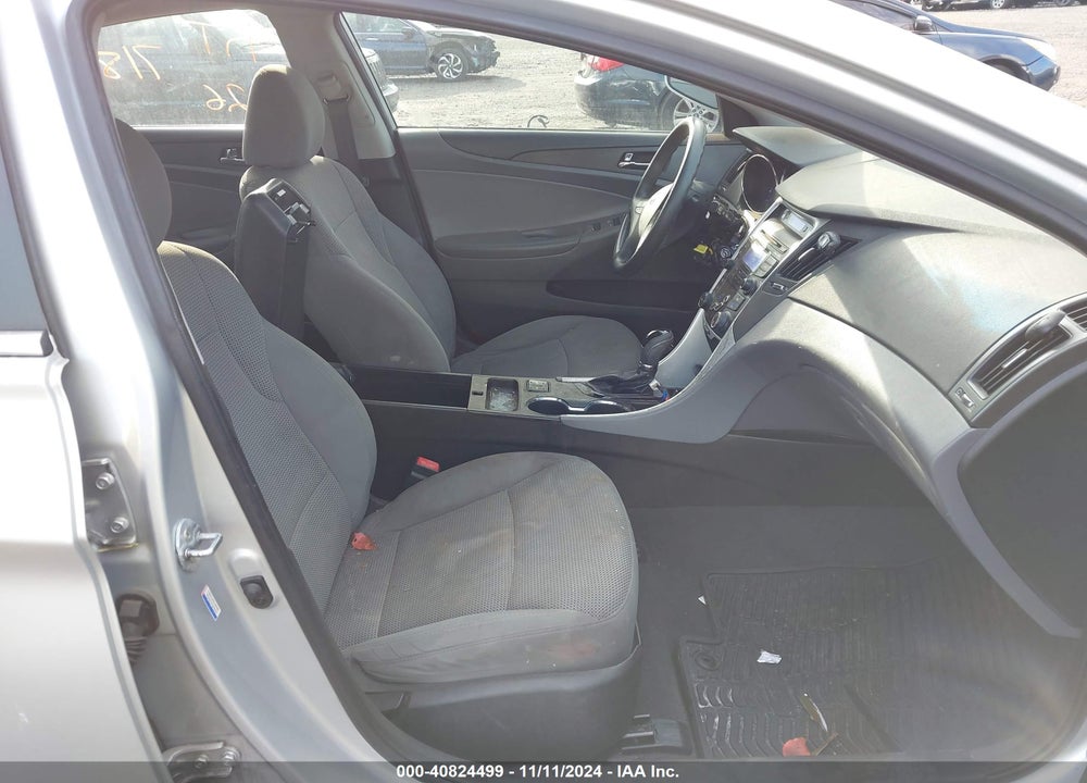 2013 HYUNDAI SONATA VIN: 5NPEB4AC0DH717619