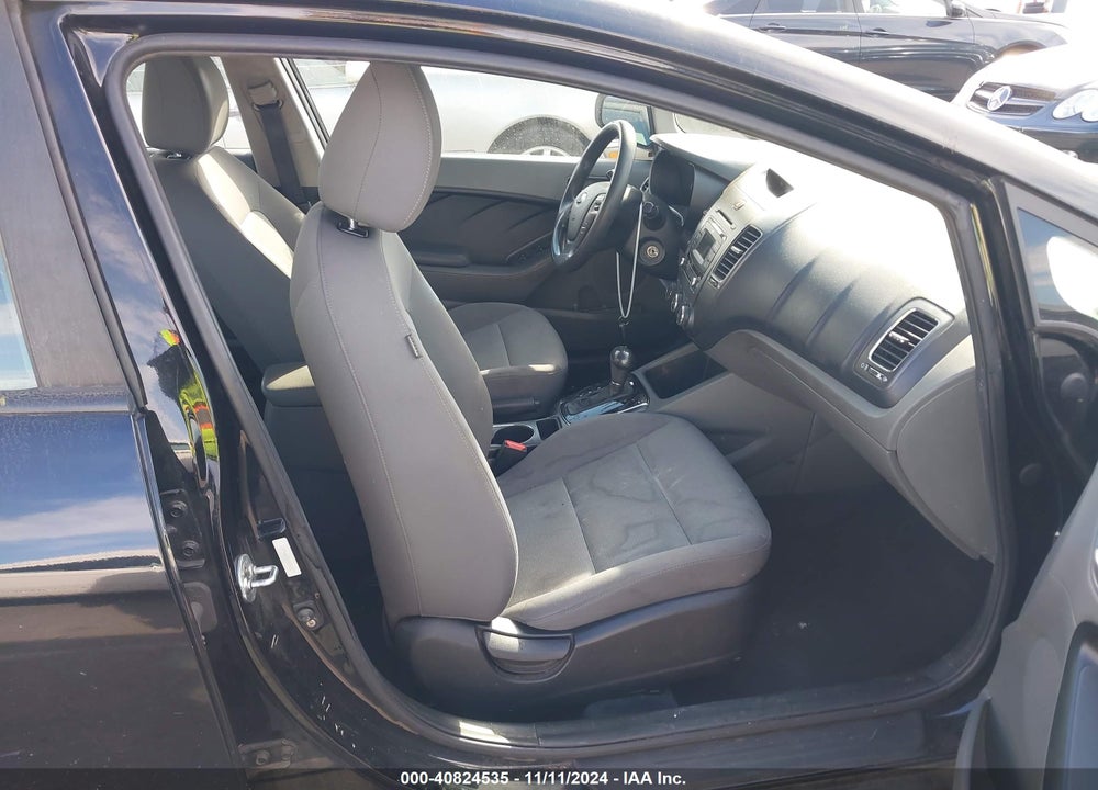 2017 KIA FORTE LX VIN: 3KPFK4A75HE092877
