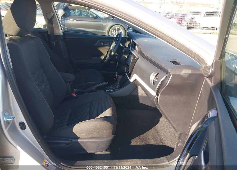 2017 TOYOTA COROLLA IM VIN: JTNKARJEXHJ541739