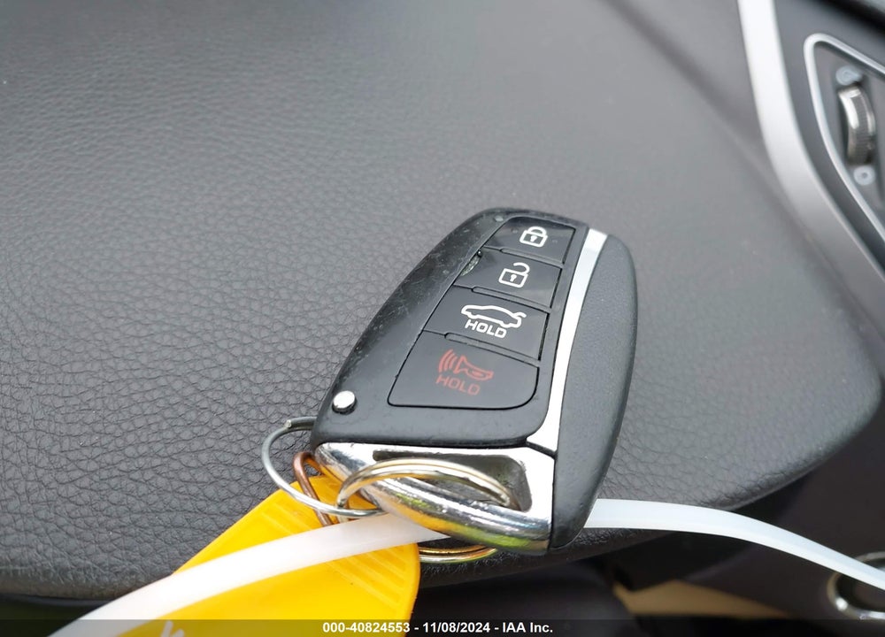 2016 HYUNDAI AZERA VIN: KMHFG4JG4GA518072