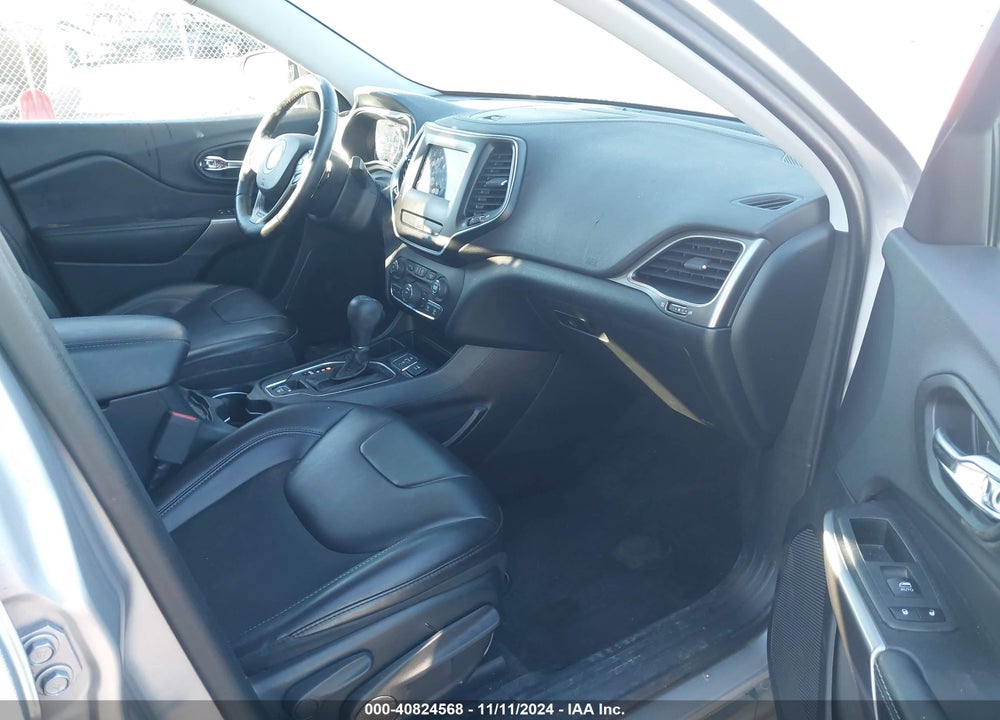 2019 JEEP CHEROKEE LATITUDE PLUS FWD VIN: 1C4PJLLB8KD201988