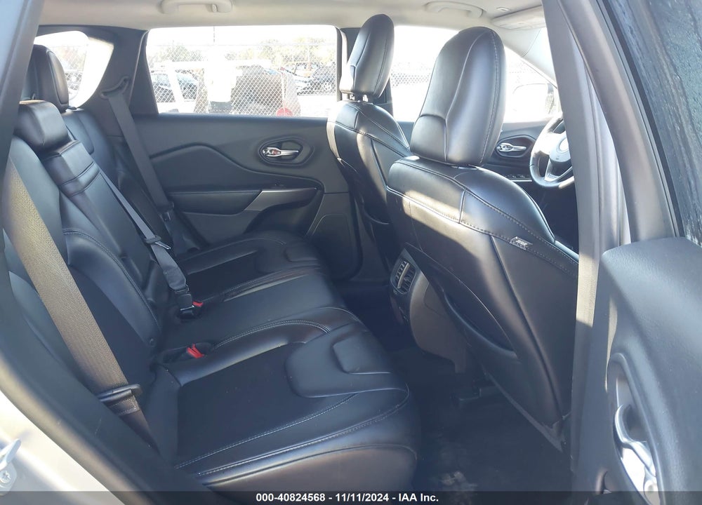 2019 JEEP CHEROKEE LATITUDE PLUS FWD VIN: 1C4PJLLB8KD201988