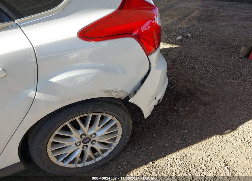 2014 FORD FOCUS TITANIUM VIN: 1FADP3N28EL210608