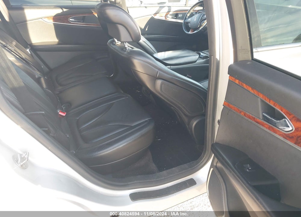 2016 LINCOLN MKX RESERVE VIN: 2LMTJ8LP2GBL54130