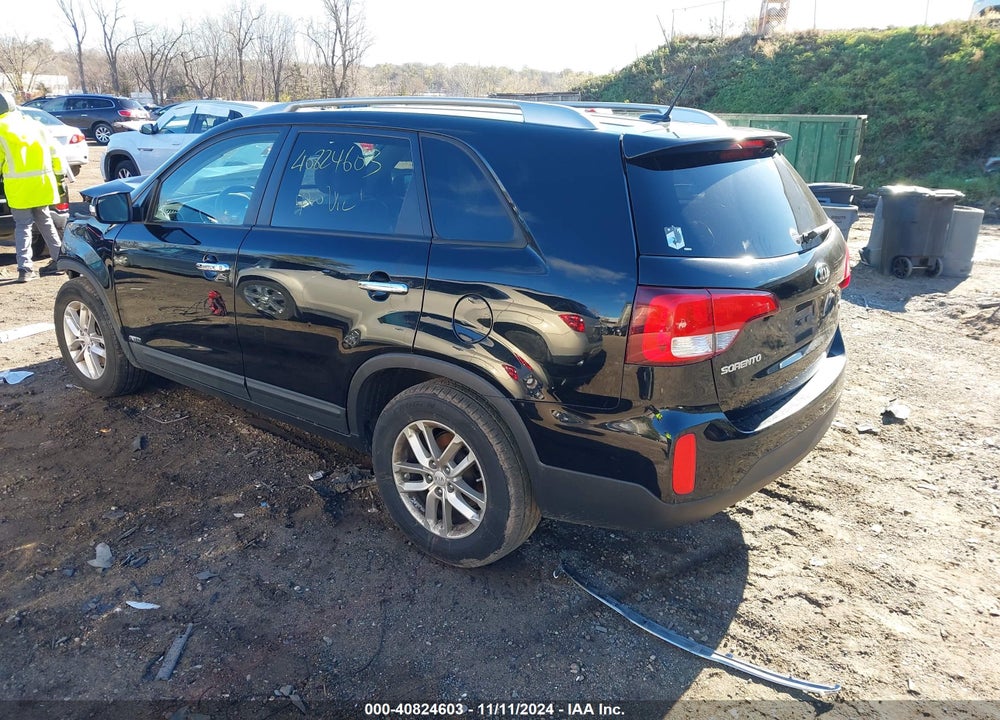 2014 KIA SORENTO LX VIN: 5XYKTCA68EG542615