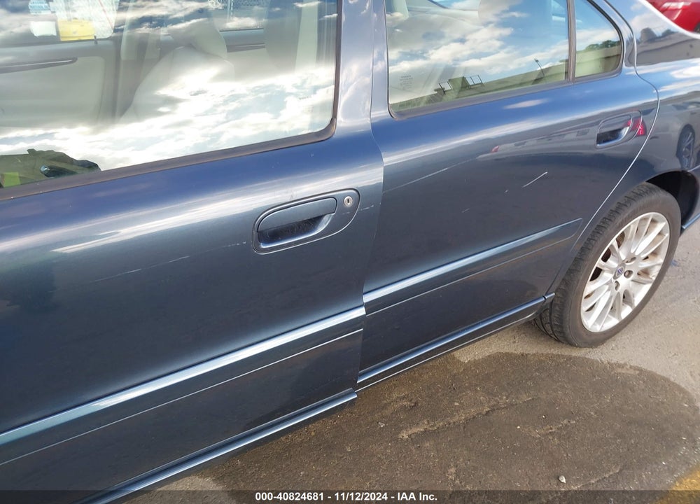 2007 VOLVO S60 2.5T VIN: YV1RS592472635072