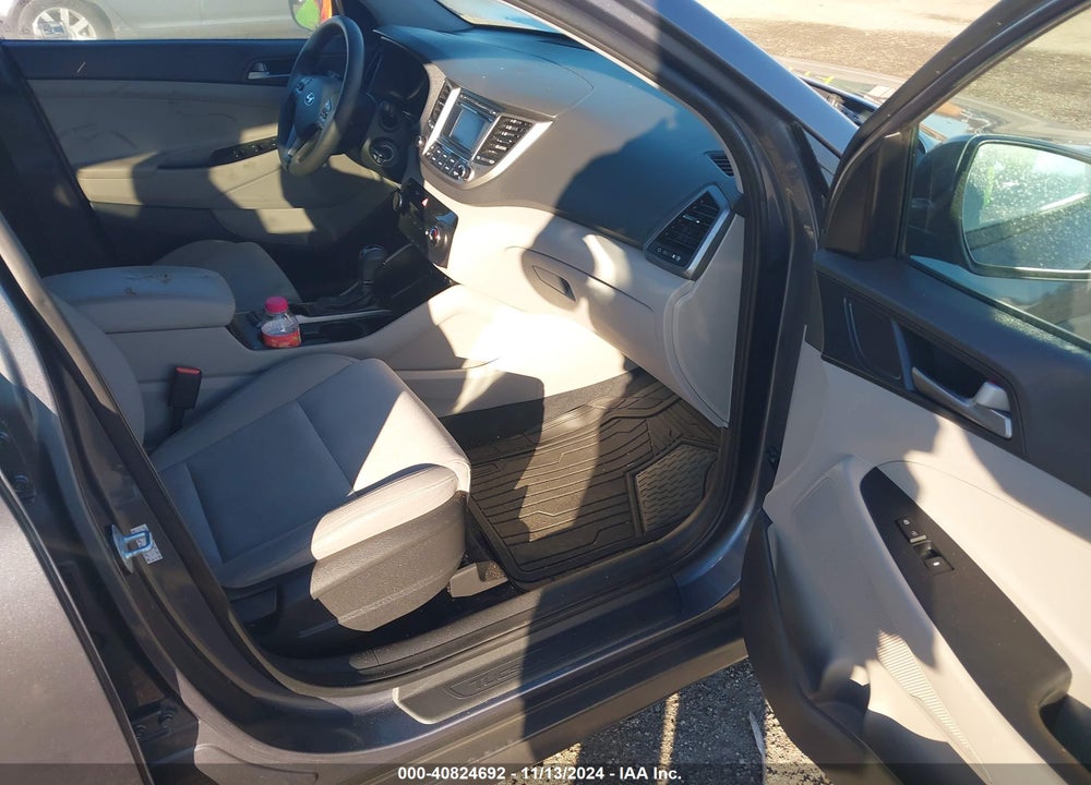 2016 HYUNDAI TUCSON SE VIN: KM8J33A41GU119818