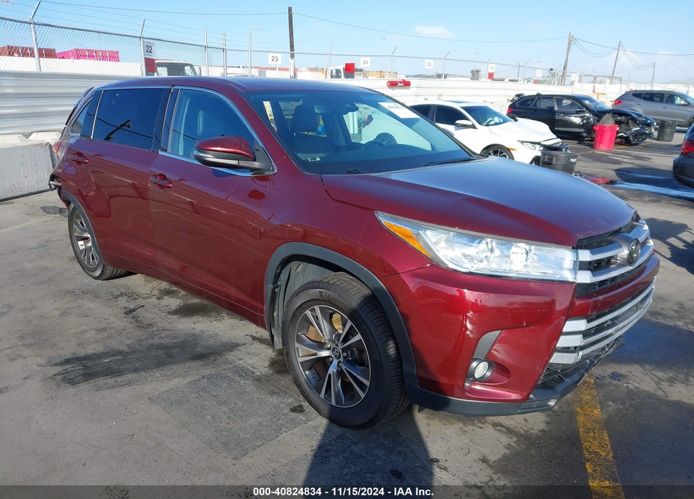 2018 TOYOTA HIGHLANDER LE PLUS VIN: 5TDBZRFH6JS804799