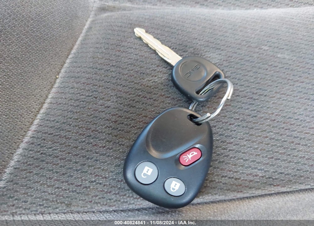 2004 GMC YUKON SLE VIN: 1GKEK13Z04J304806