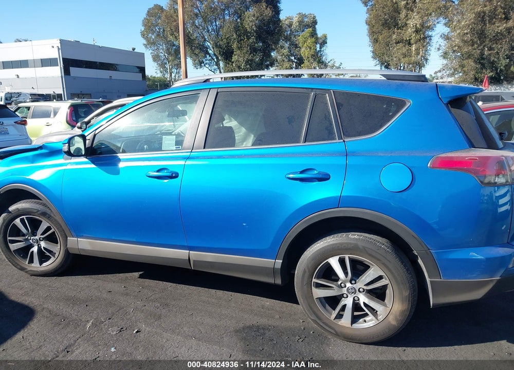 2017 TOYOTA RAV4 XLE VIN: 2T3WFREV3HW313861