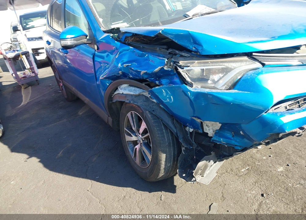 2017 TOYOTA RAV4 XLE VIN: 2T3WFREV3HW313861